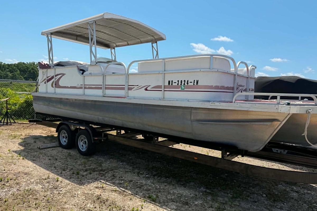 Used 1999 Sundancer Pontoons 26 D Legend