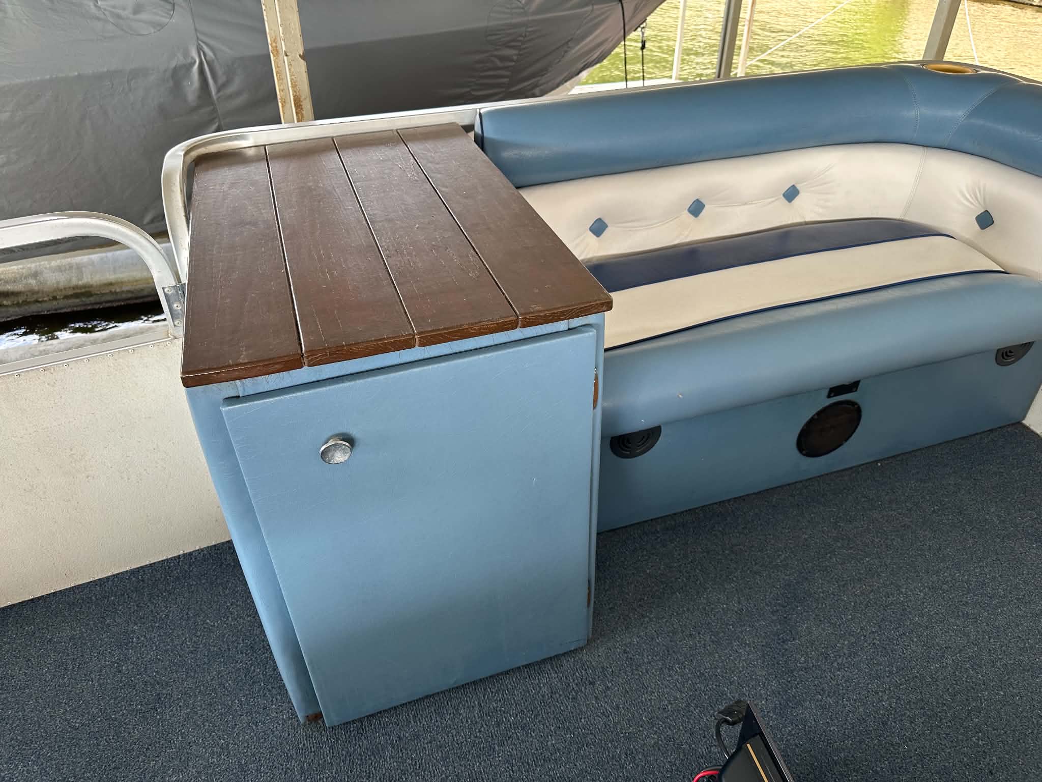 Used 1990  Sundancer Pontoon 240 D