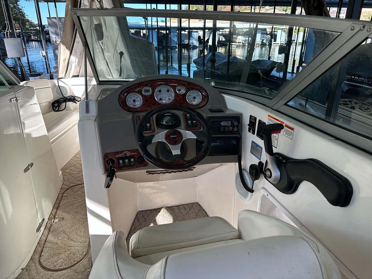 Used 2006 Rinker 282 Captiva