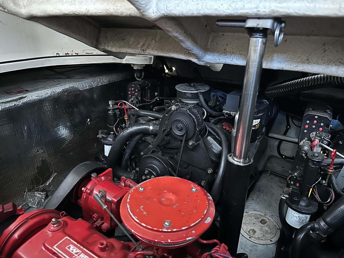 Used 1992 Regal 322 Commodore