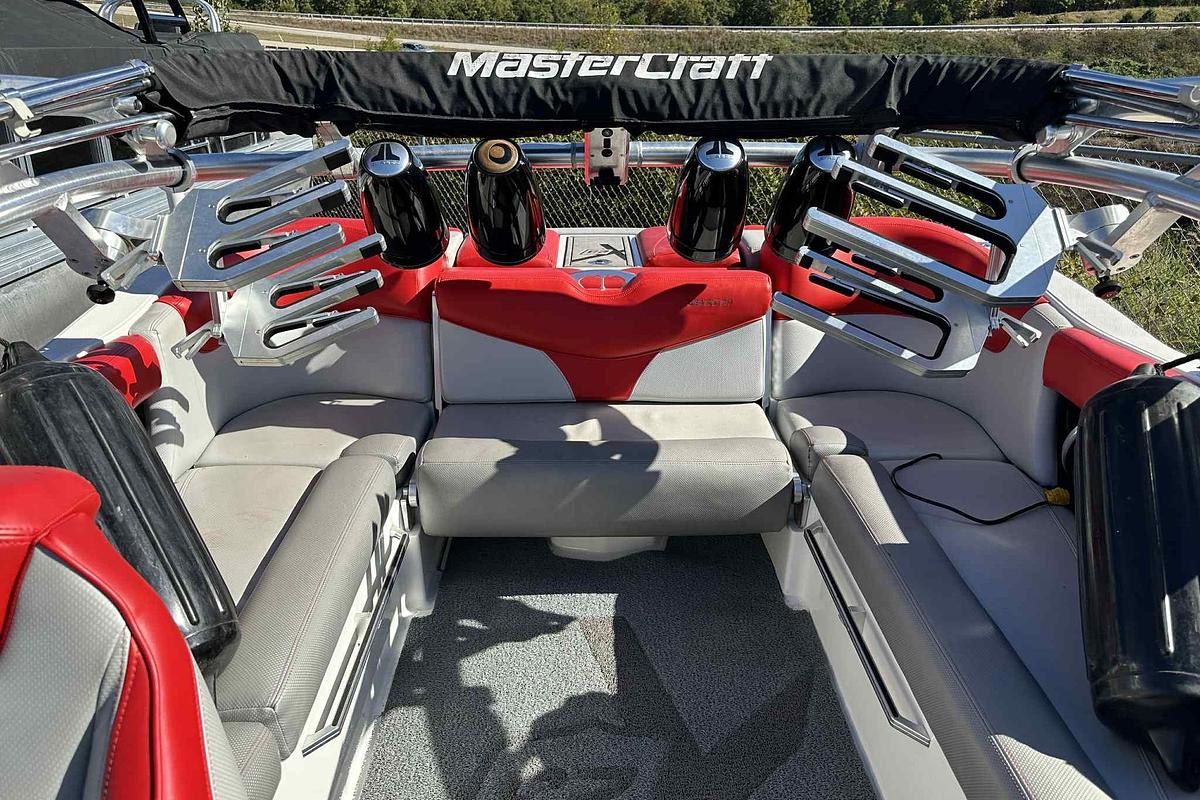 Used 2016 MasterCraft X23