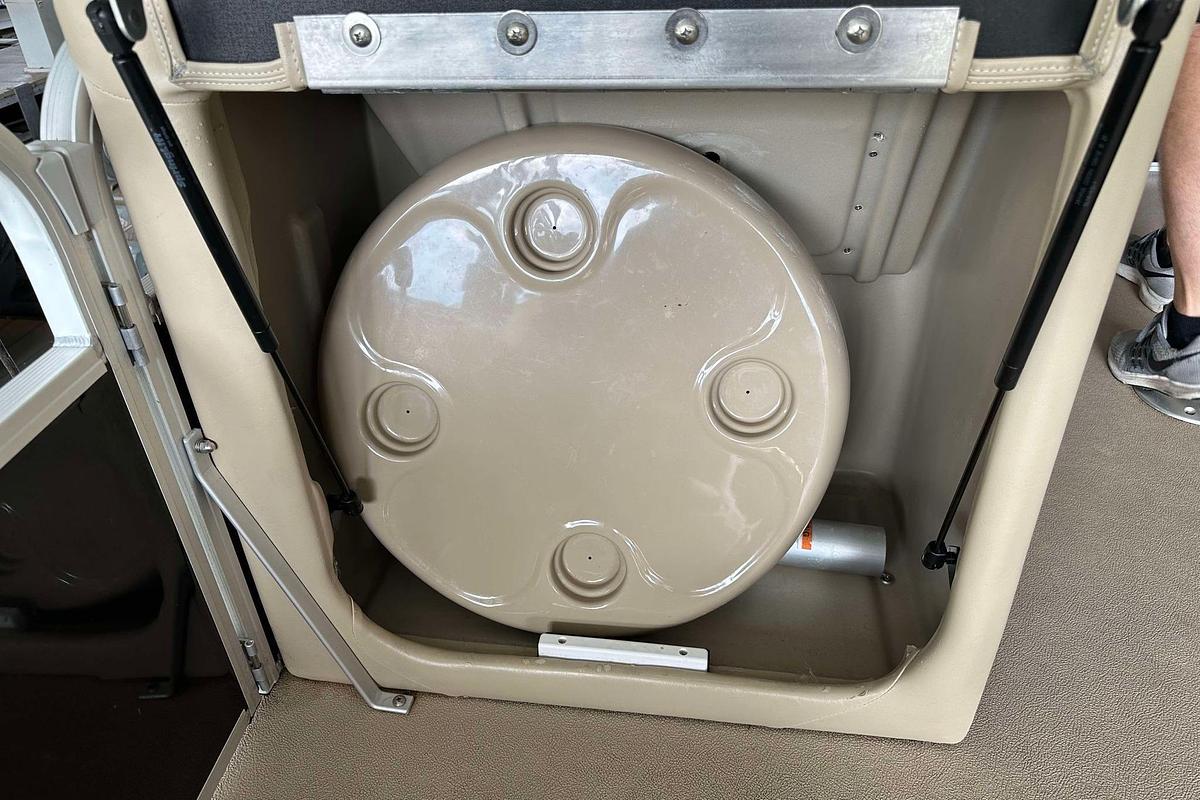 Used 2013 SunCatcher V322 RC