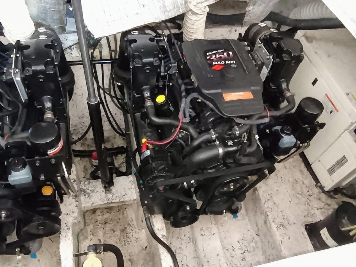 Used 2005 Rinker 342 Fiesta Vee