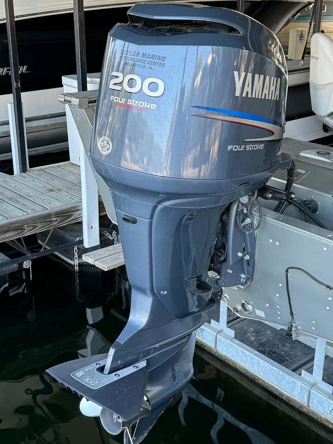 Used 2005 Aluma Craft Trophy 200