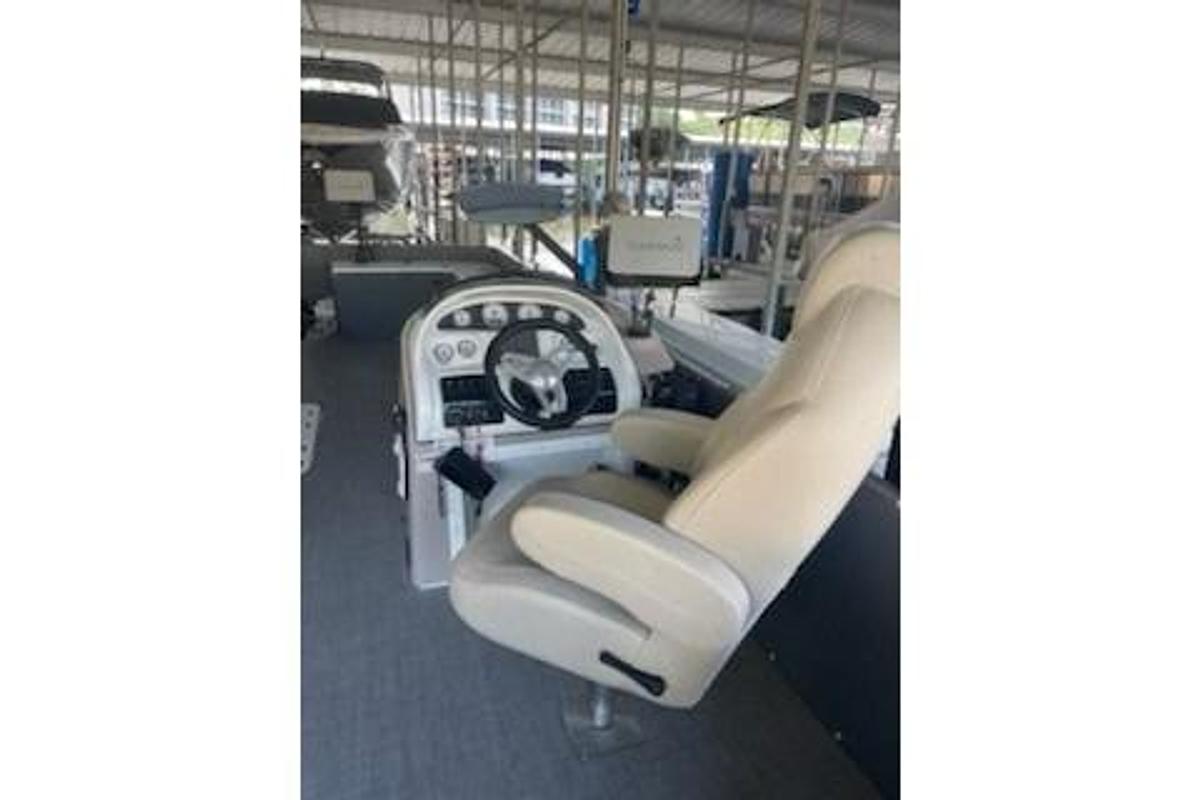 Used 2023 PlayCraft 27 Infinity
