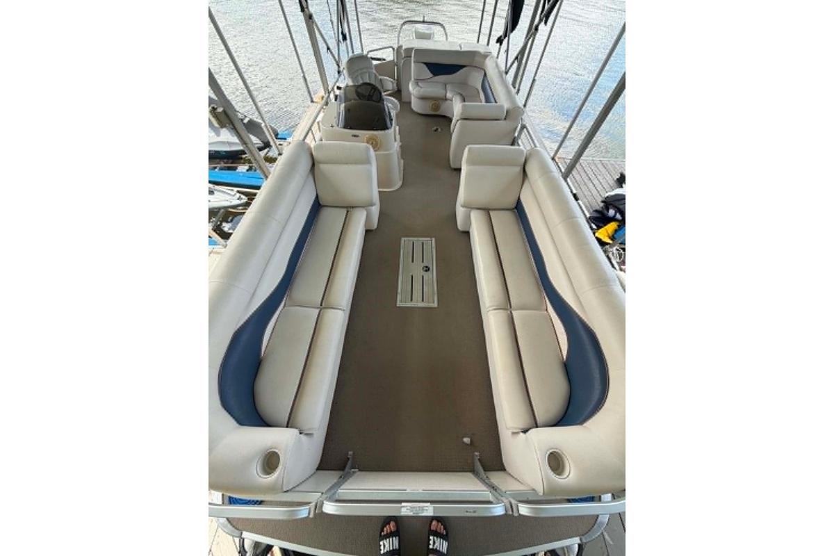 Used 2009 Premier 240 SunSpree