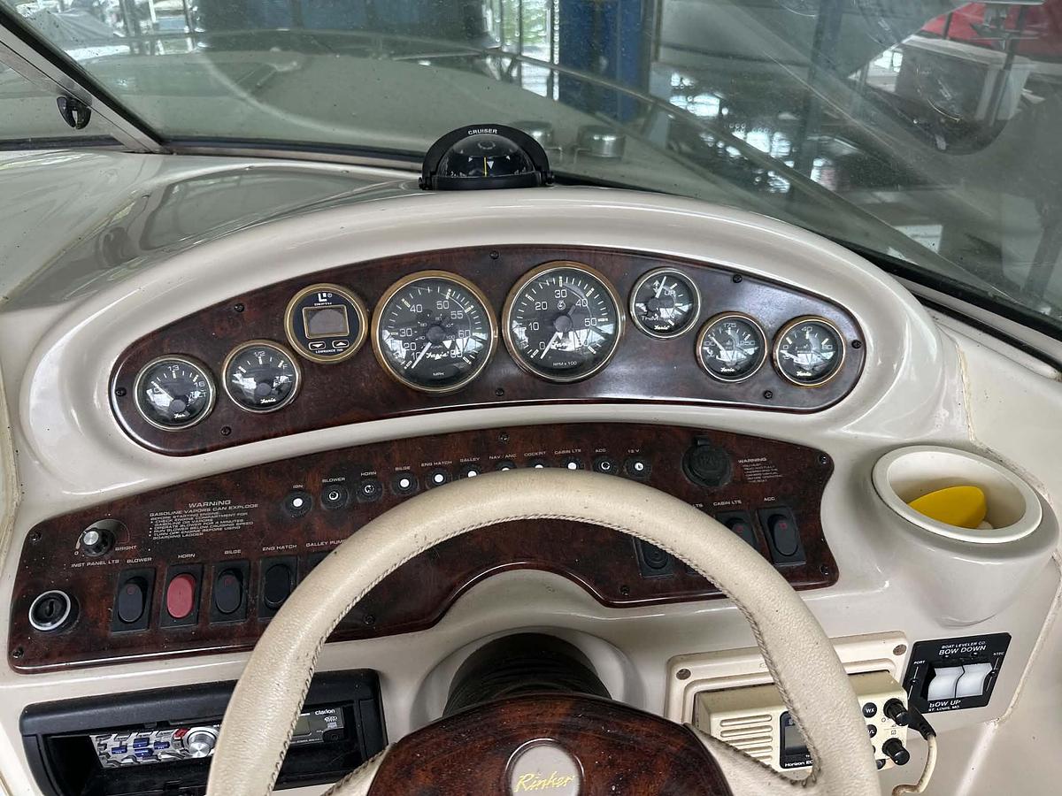 Used 1999 Rinker 272 Captiva Cuddy