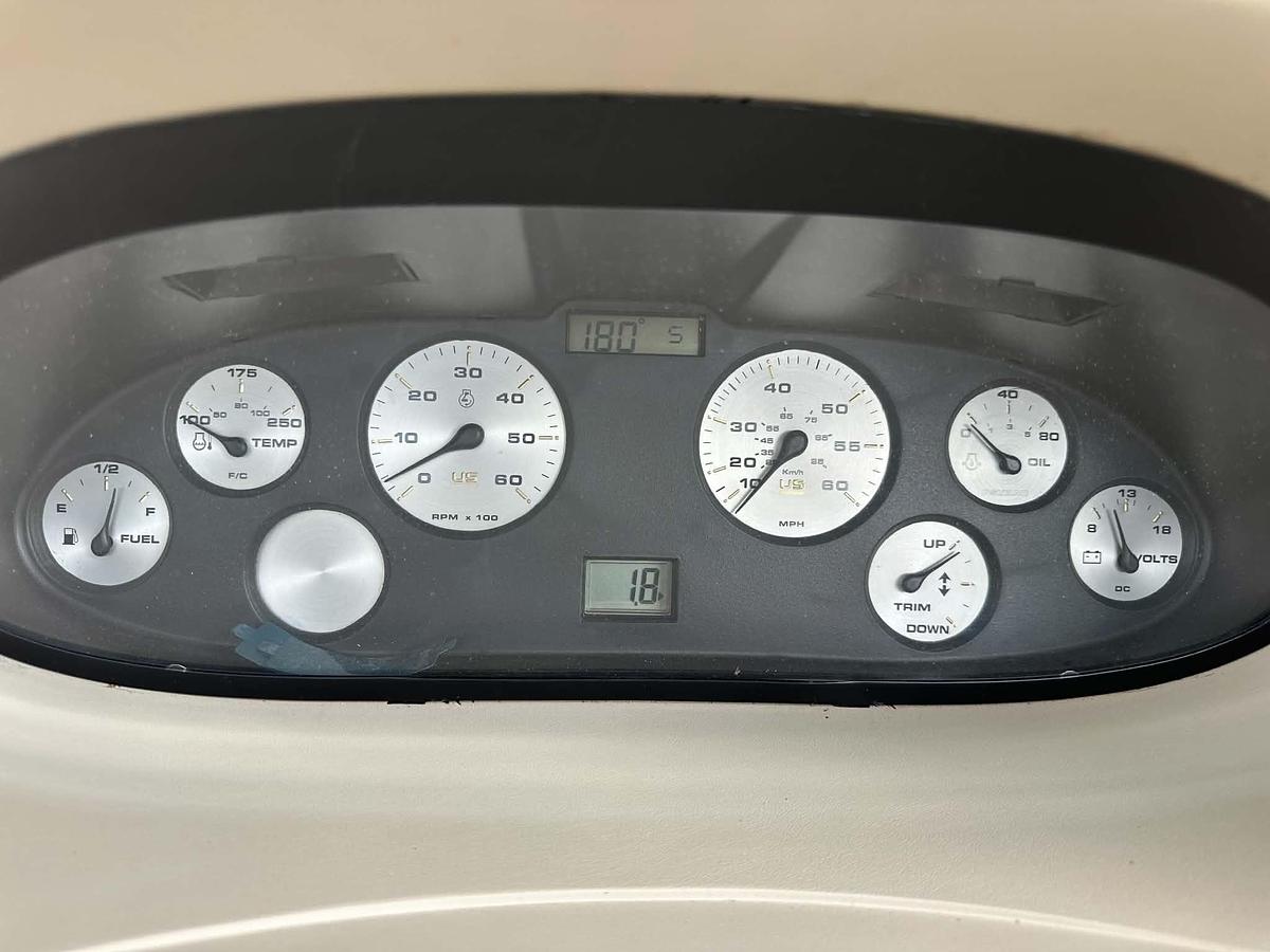 Used 1999 Bayliner 2350 Capri