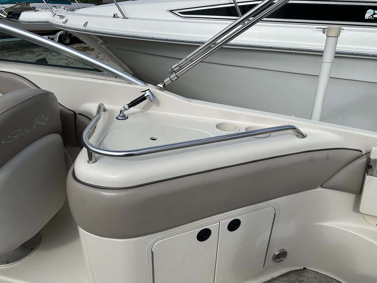 Used 2004 Sea Ray 240 Sundeck