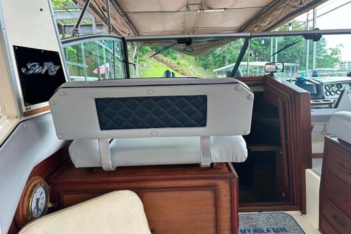 Used 1988 Sea Ray 390 Express Cruiser
