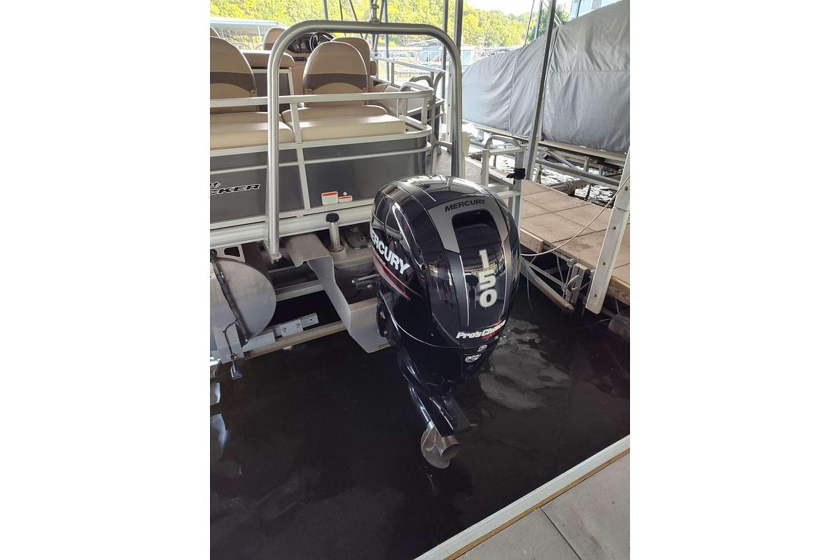 Used 2016 Sun Tracker Fishin' Barge 22 XP3