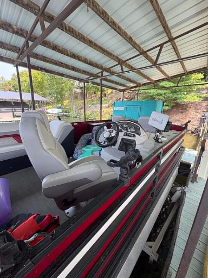 Used 2023 Lowe SF232W