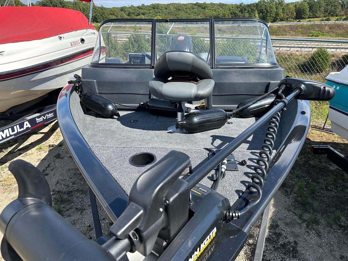 Used 2025 Tracker  Pro Guide 175 WT