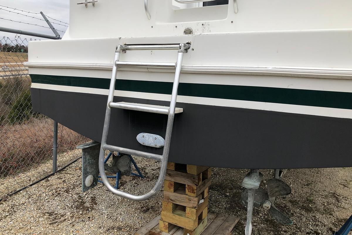 Used 1994 Mainship 31 Sedan Bridge