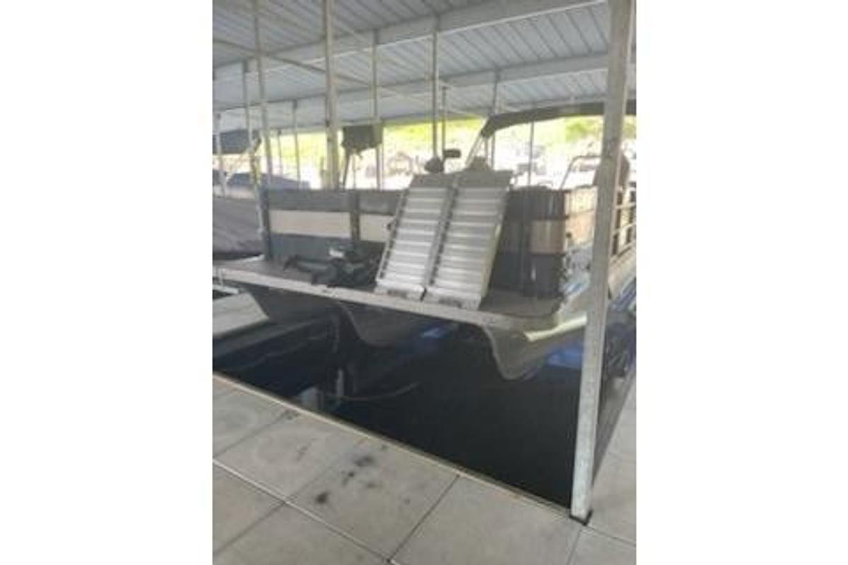 Used 2023 PlayCraft 27 Infinity