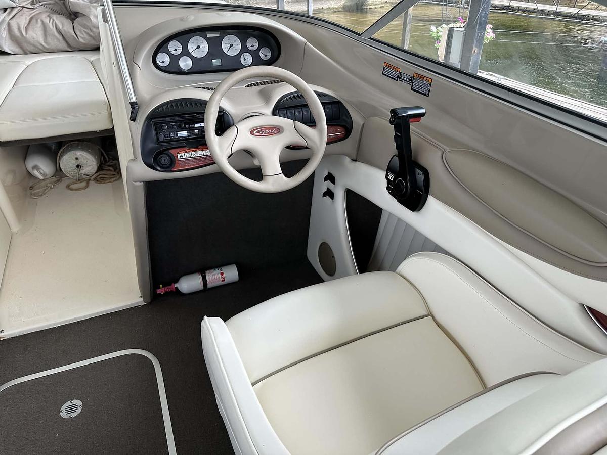 Used 1999 Bayliner 2350 Capri