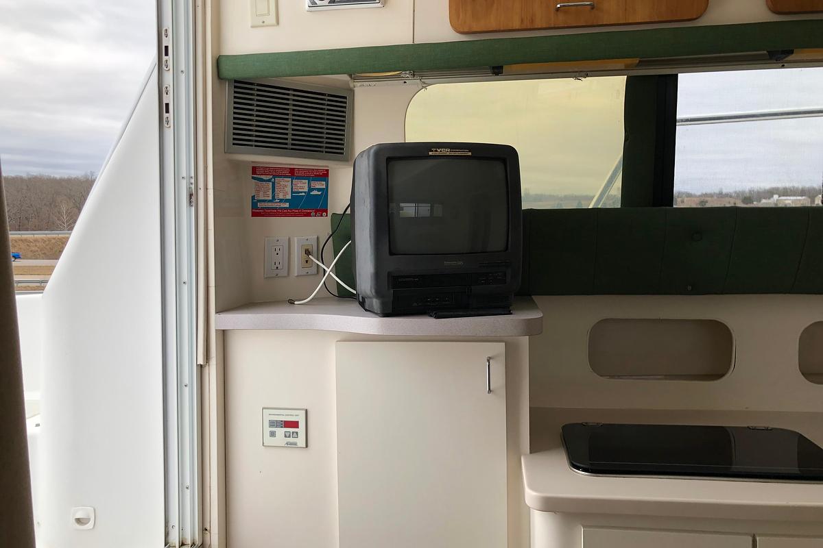 Used 1994 Mainship 31 Sedan Bridge