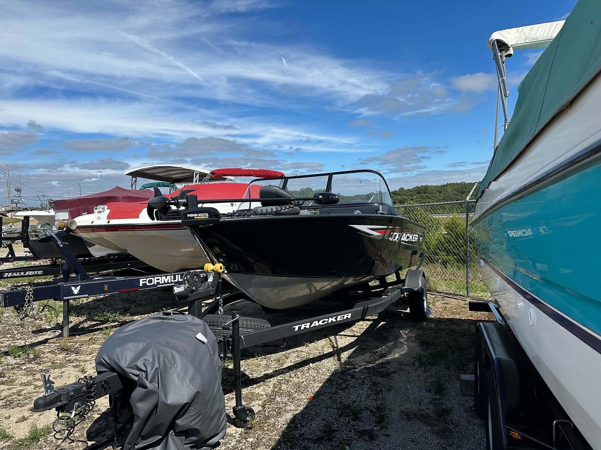 Used 2025 Tracker  Pro Guide 175 WT