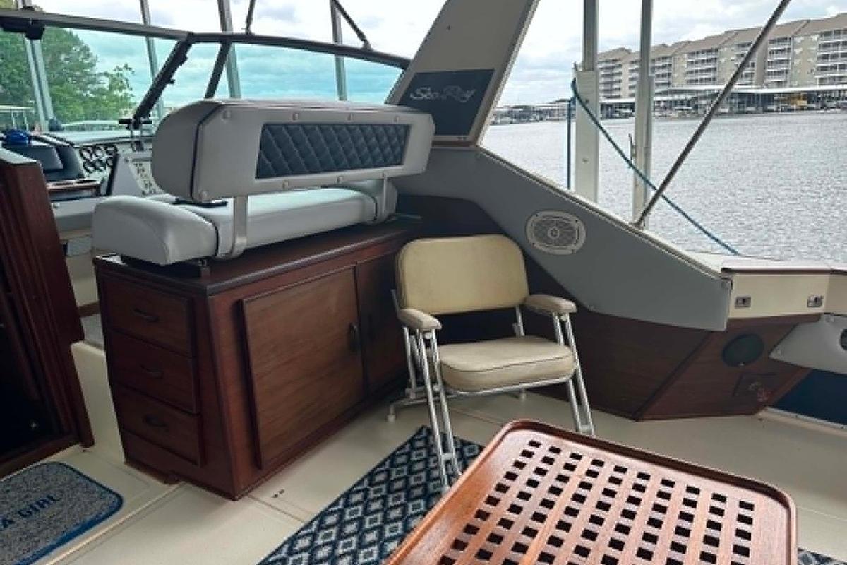 Used 1988 Sea Ray 390 Express Cruiser