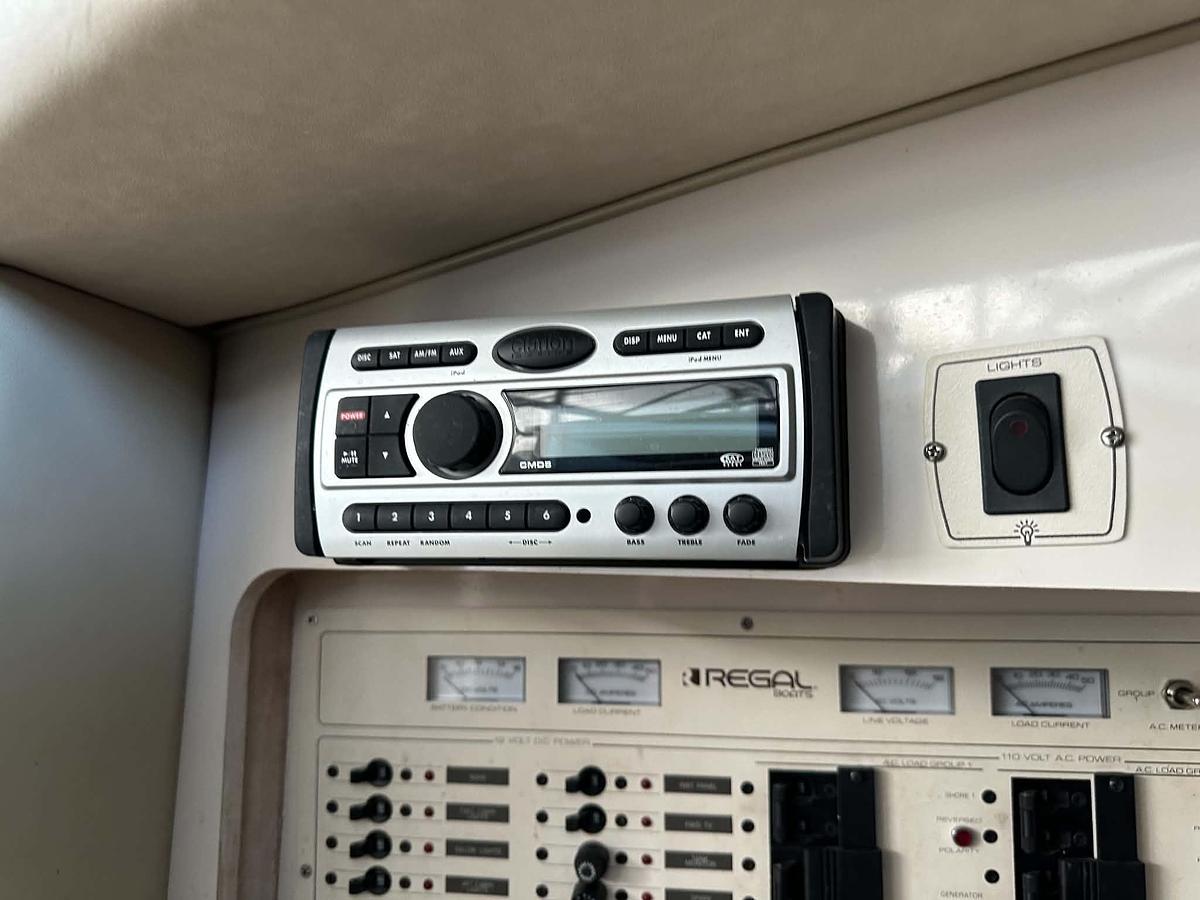 Used 1992 Regal 322 Commodore