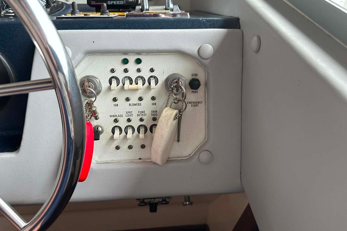 Used 1988 Sea Ray 390 Express Cruiser