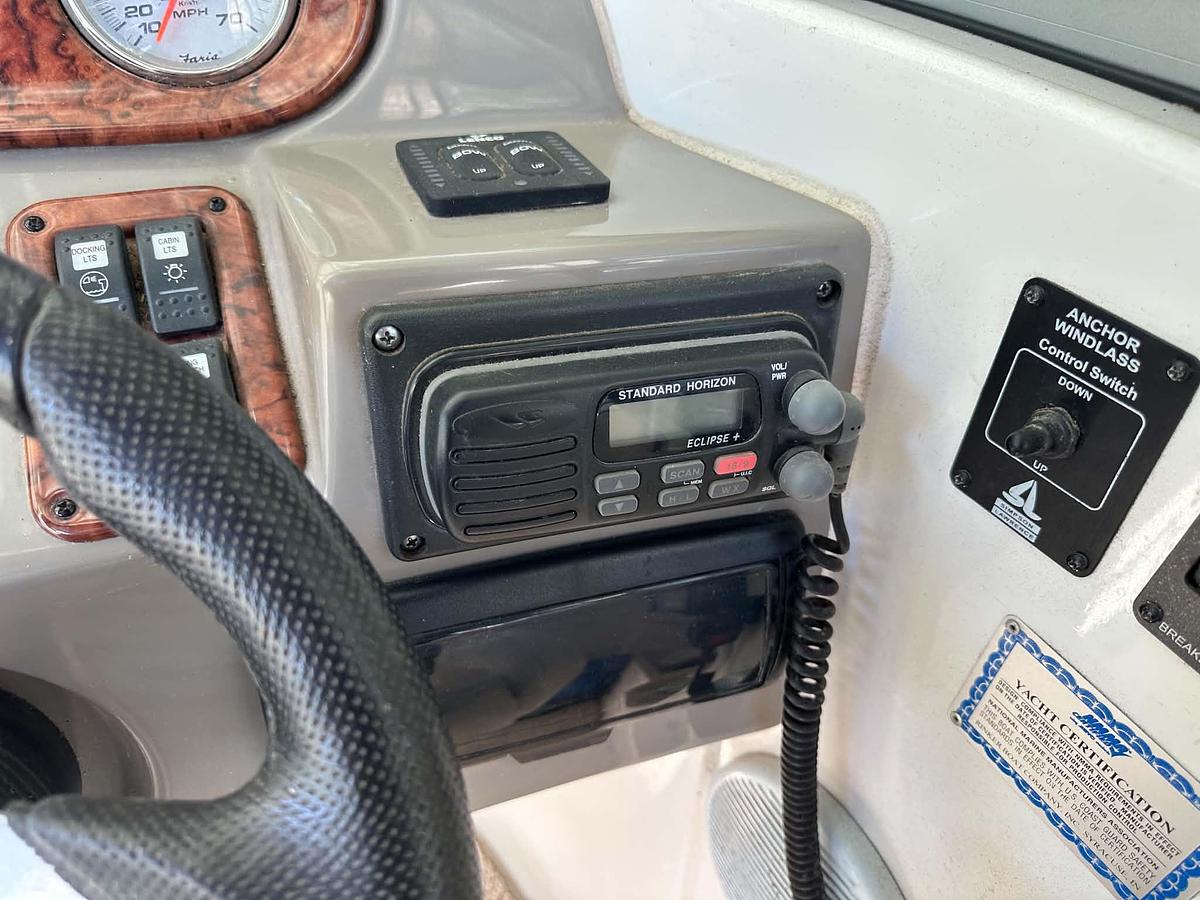 Used 2006 Rinker 282 Captiva