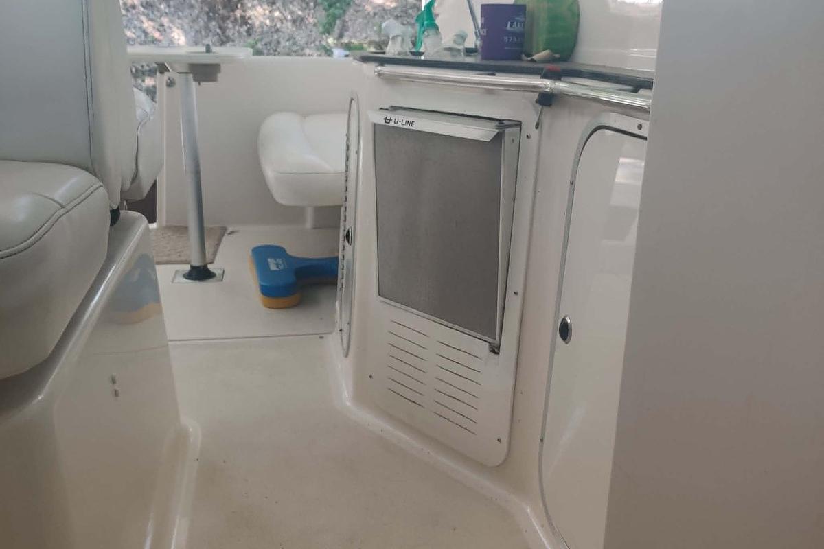 Used 2001 Maxum 3300 SCR