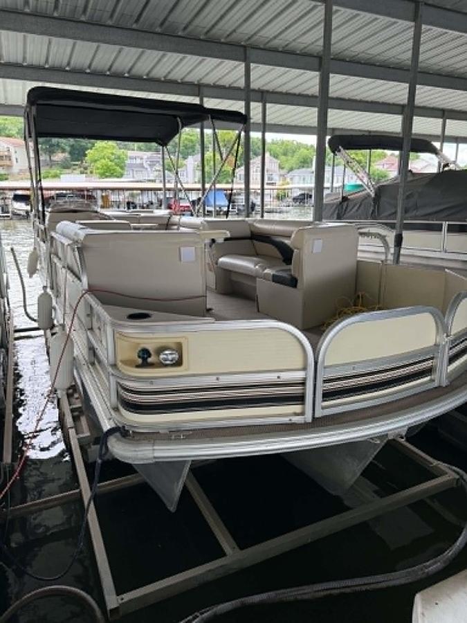 Used 2002 Voyager VEXP25CR
