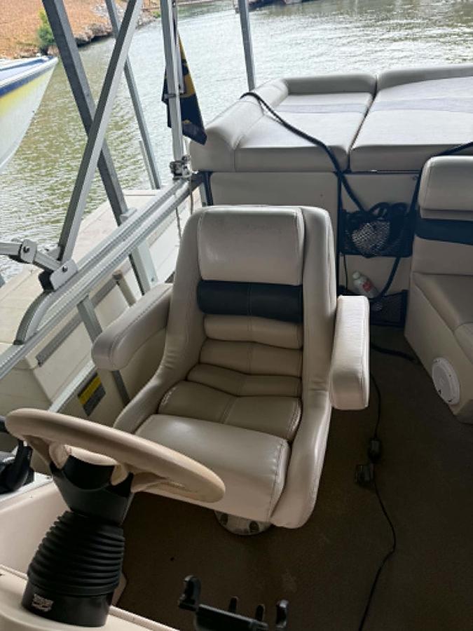 Used 2002 Voyager VEXP25CR