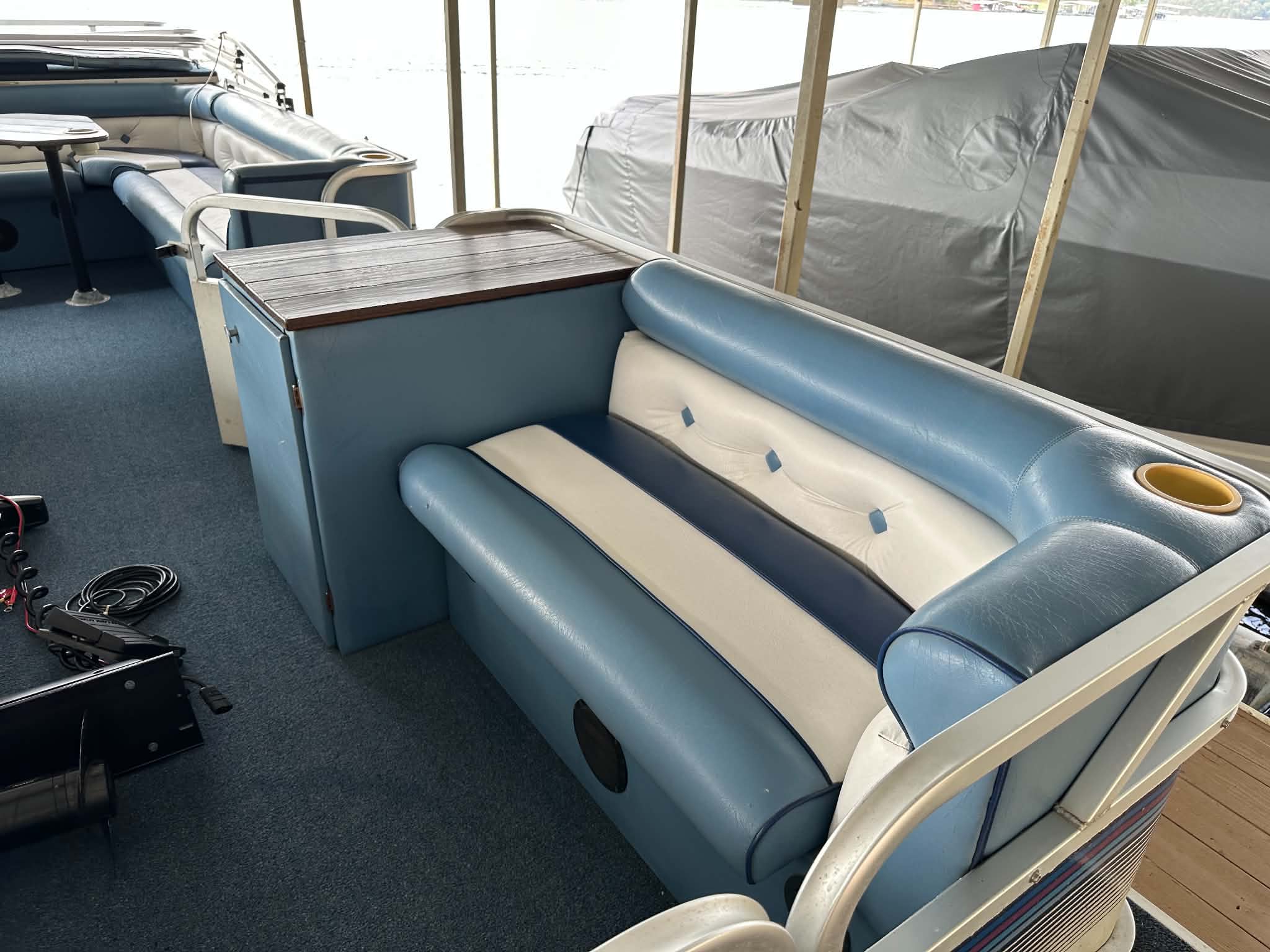 Used 1990  Sundancer Pontoon 240 D