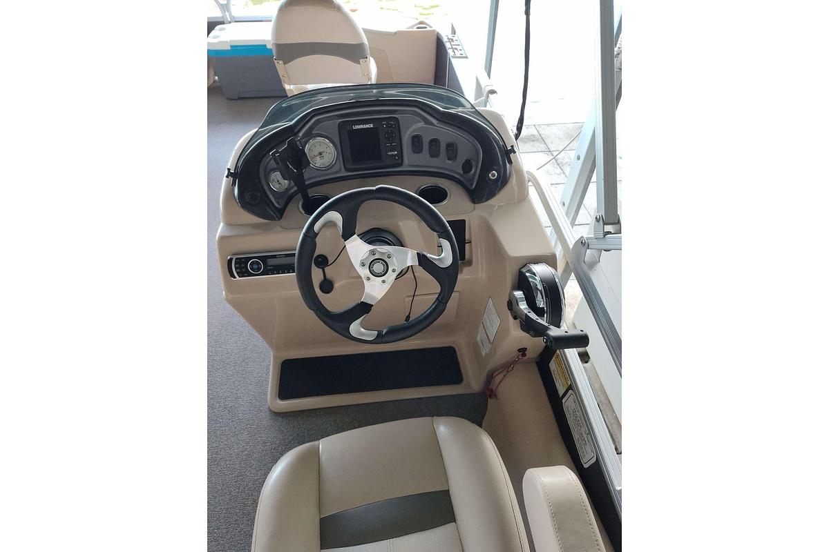 Used 2016 Sun Tracker Fishin' Barge 22 XP3