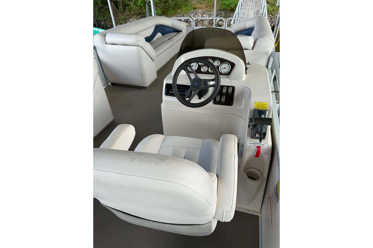 Used 2009 Premier 240 SunSpree