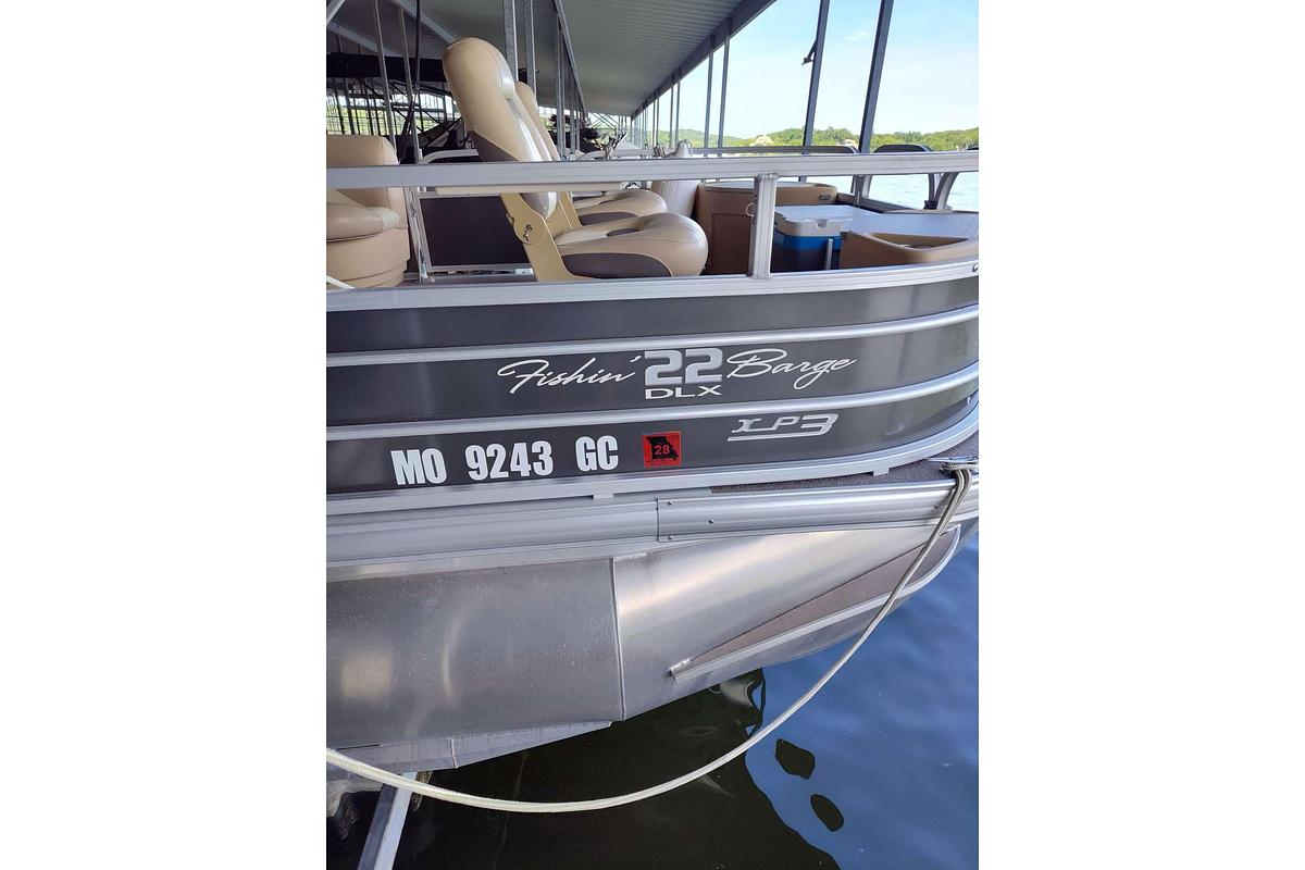 Used 2016 Sun Tracker Fishin' Barge 22 XP3