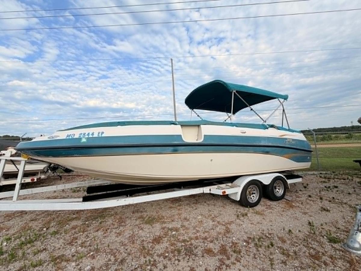 Used 1999 Crownline 238 Deck Boat
