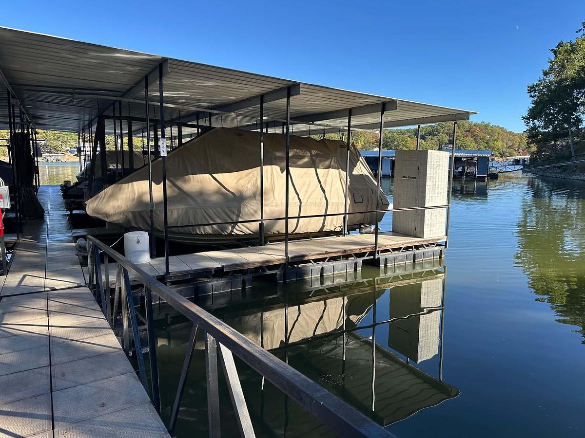 Used 2006 Rinker 282 Captiva