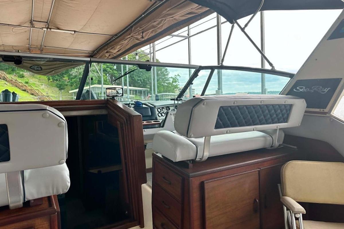 Used 1988 Sea Ray 390 Express Cruiser