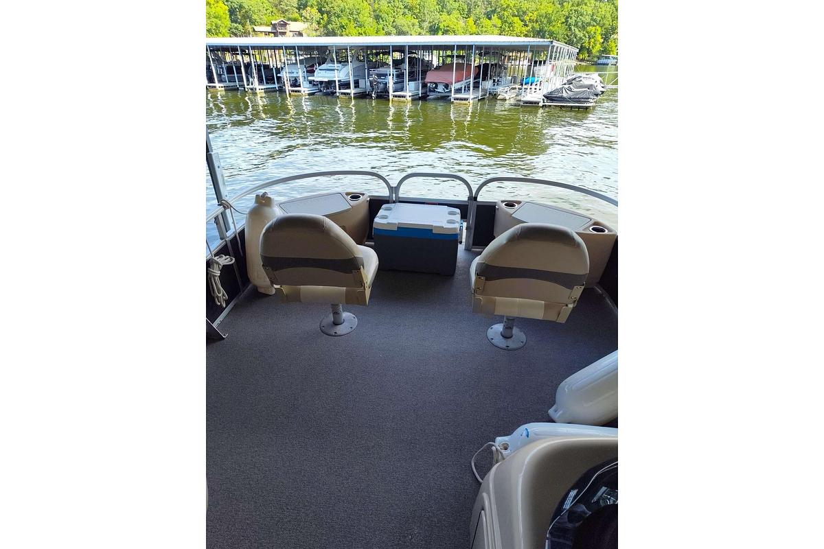 Used 2016 Sun Tracker Fishin' Barge 22 XP3