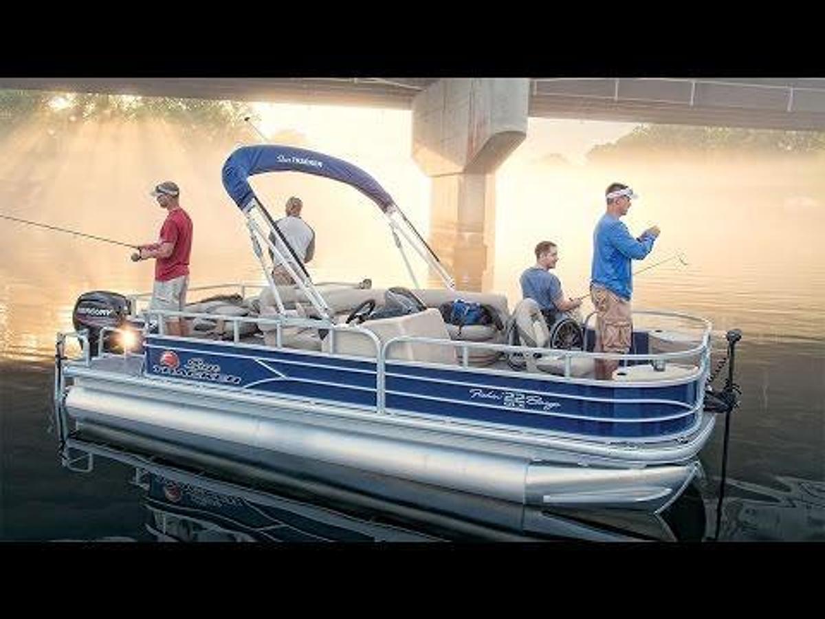 Used 2016 Sun Tracker Fishin' Barge 22 XP3