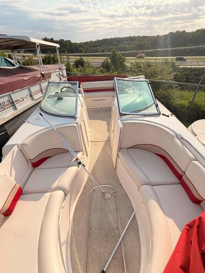 Used 1999 Chaparral 233 Deckboat