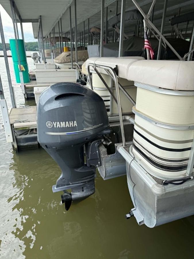 Used 2002 Voyager VEXP25CR