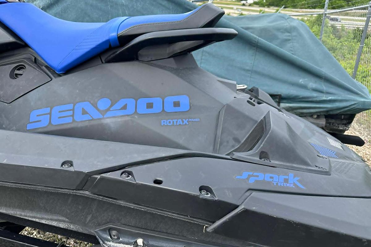 Used 2022 Sea-Doo Spark Trixx 2up