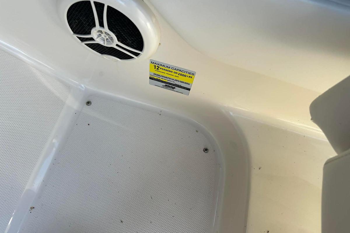 Used 2006 Sea Ray 240 Sundeck
