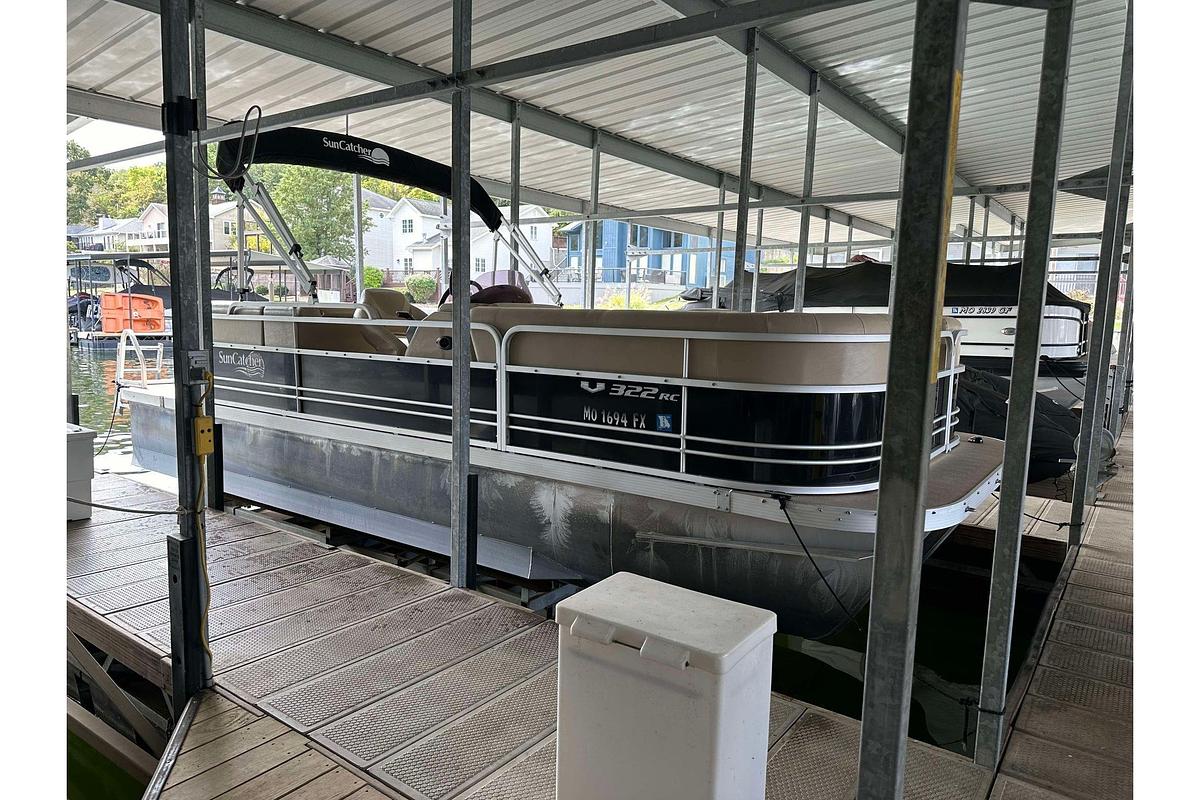 Used 2013 SunCatcher V322 RC