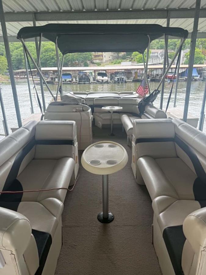 Used 2002 Voyager VEXP25CR