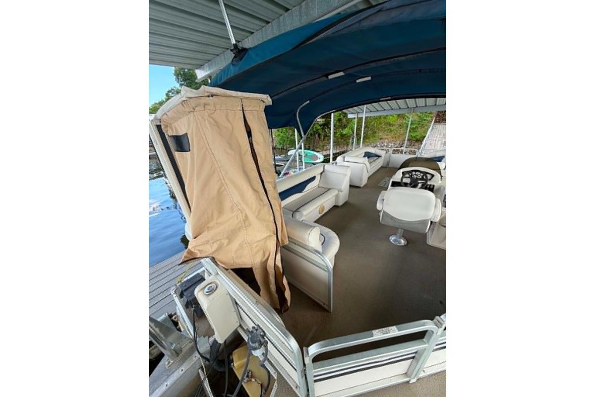 Used 2009 Premier 240 SunSpree