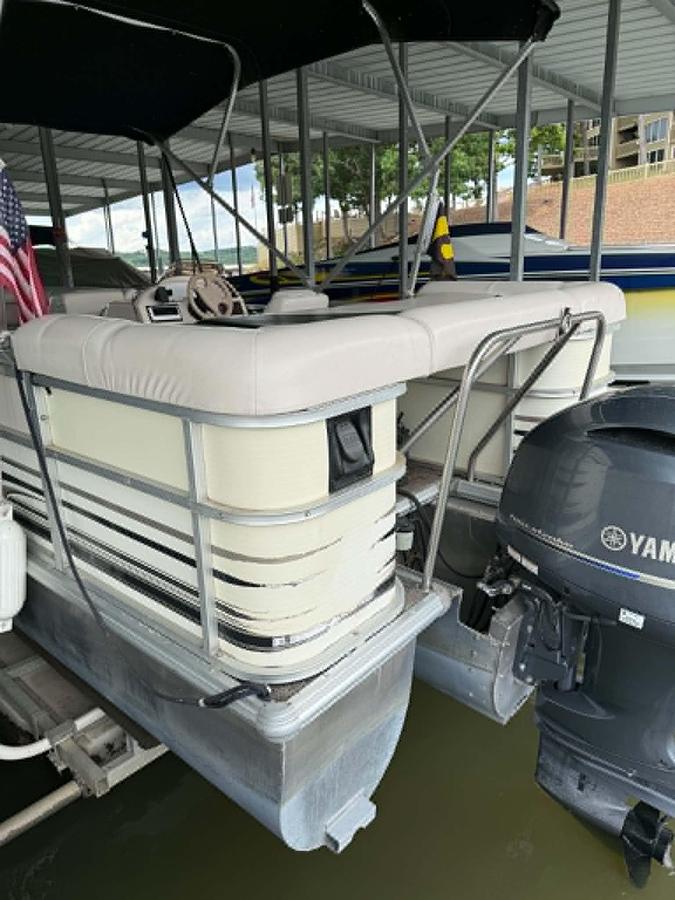 Used 2002 Voyager VEXP25CR