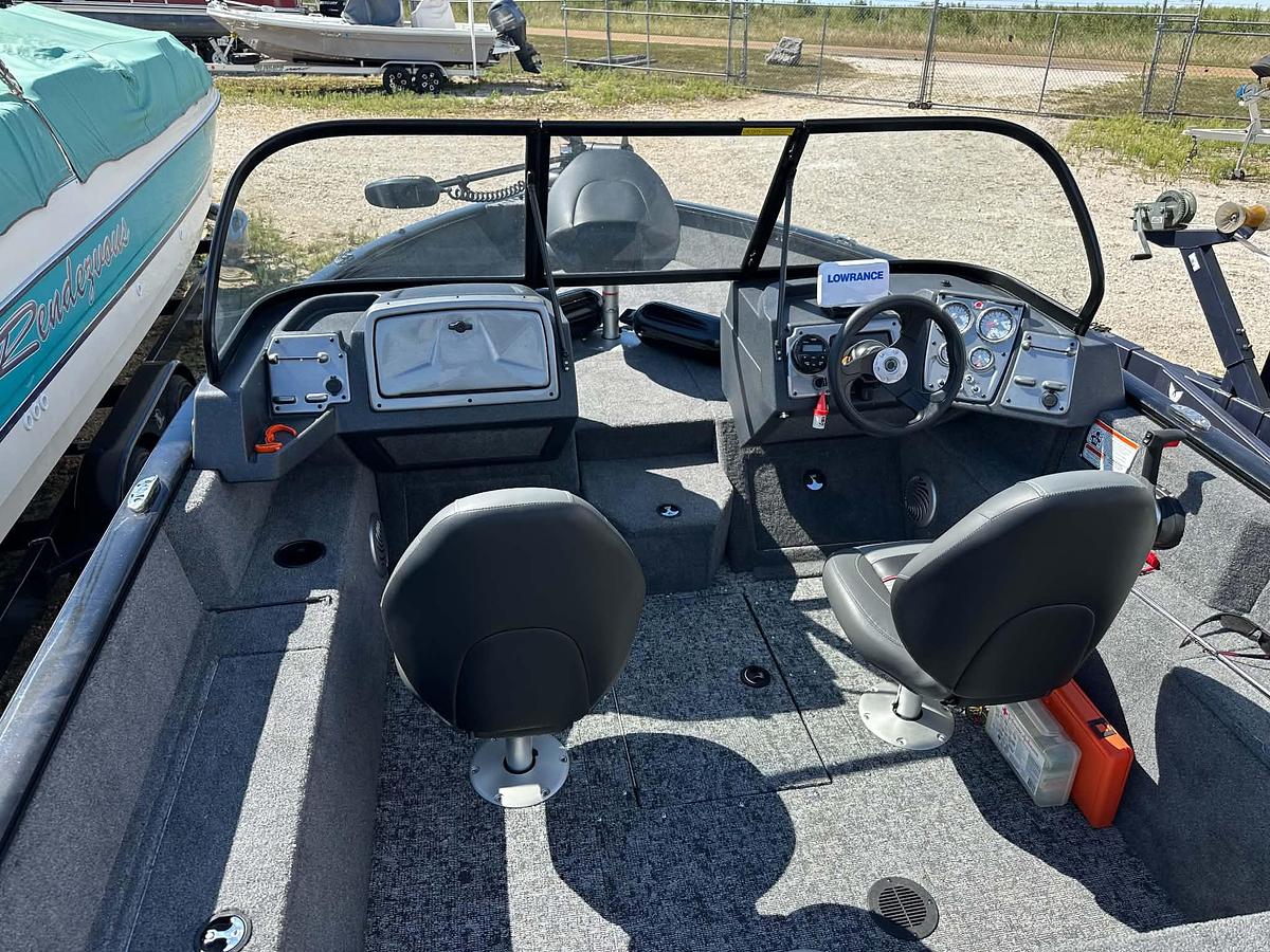 Used 2025 Tracker  Pro Guide 175 WT