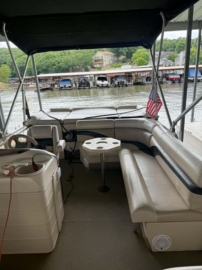 Used 2002 Voyager VEXP25CR