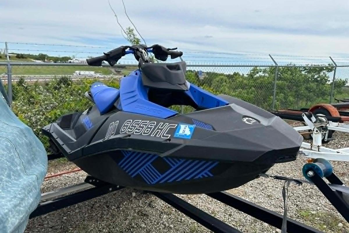 Used 2022 Sea-Doo Spark Trixx 2up