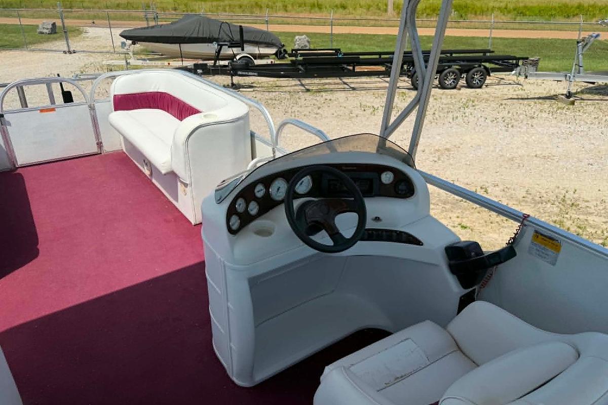 Used 1999 Sundancer Pontoons 26 D Legend